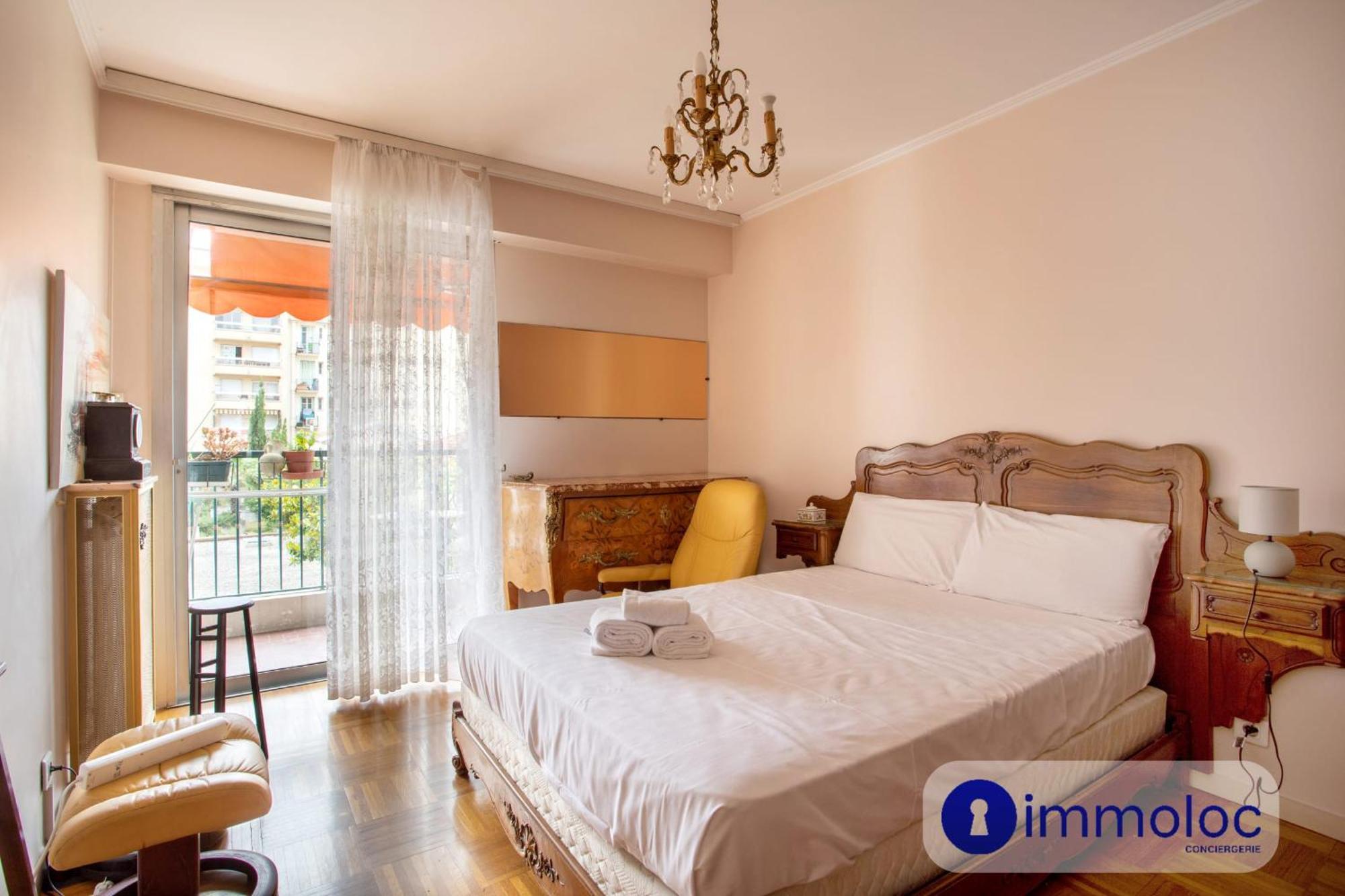 T4 Neighborhood Liberation With Garage Apartment *